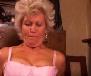 Oma wil hem het liefste anaal