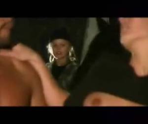 Na een snelle orale voorspel zocht Lucky luck mijn beeldschone poesje op...........harder...harder.....njahhhhhhZweedse Porno deel II